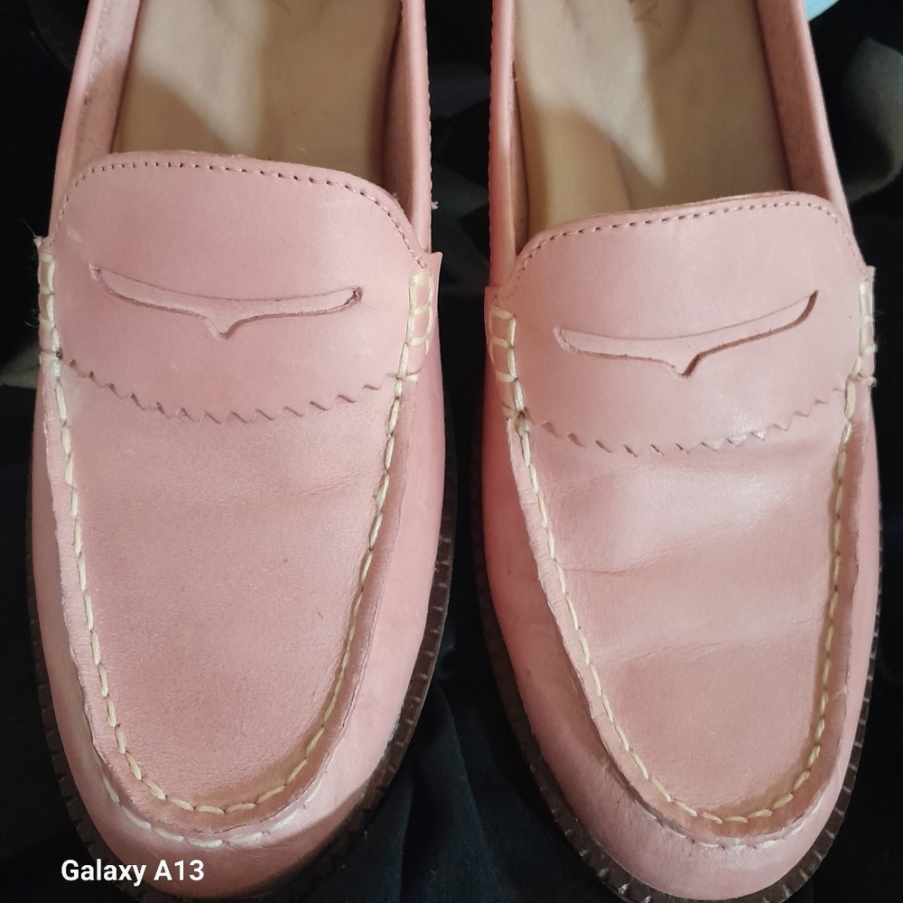 Sperry Top Sider peach/pink color , size 7. Never been worn